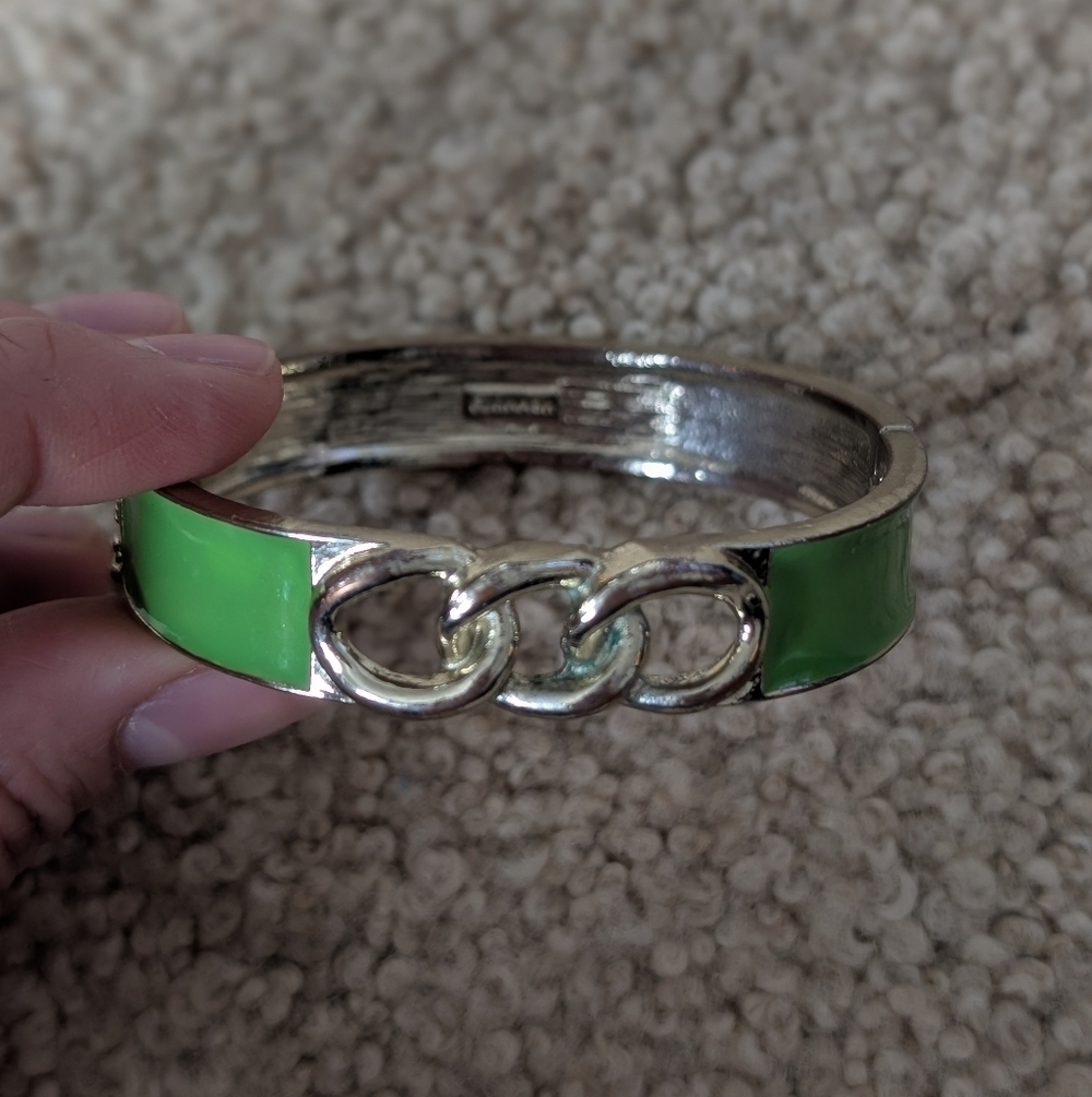 Formash Green Clasp Bracelet